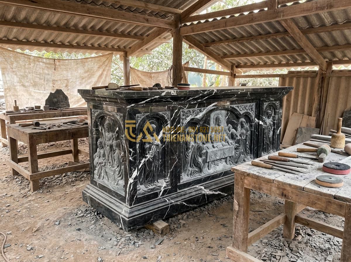 Tạo ảnh tiếng Anh: Cinematic photo of skilled Vietnamese artisans at work carving a Catholic stone altar in a traditional stone workshop in Phu Tho province, tools visible, detailed handcrafting process, natural daylight, authentic and professional atmosphere