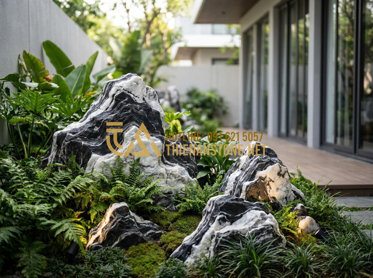 15+ Mẫu tiểu cảnh đá Tuyết Sơn hiện đại tối ưu diện tích sân vườn - Hình 3 15+ Mẫu tiểu cảnh đá Tuyết Sơn hiện đại tối ưu diện tích sân vườn - Elegant small garden landscape with Tuyet Son stones forming a modern rockery, s