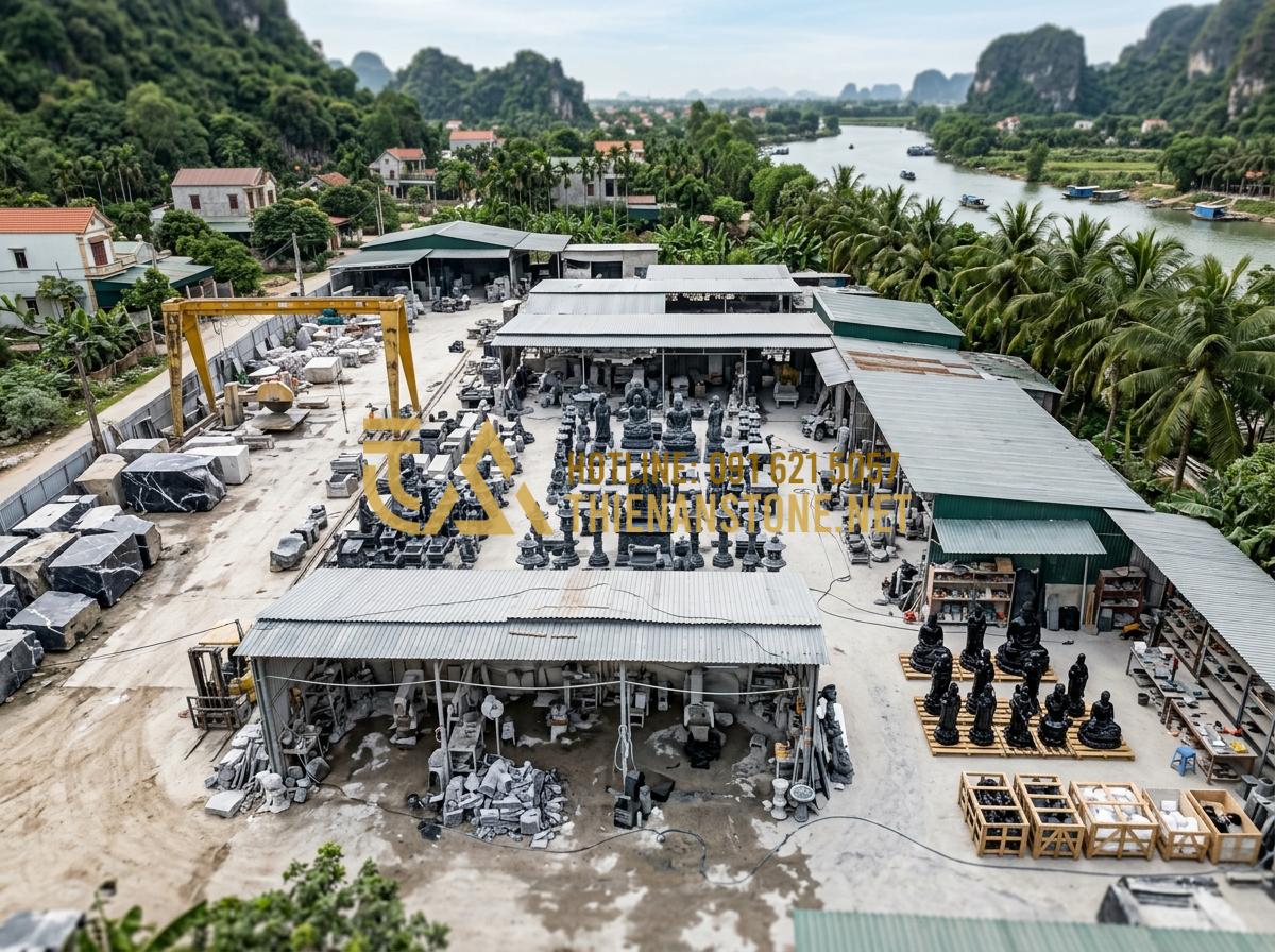 Báo Giá Bộ Đồ Thờ Cúng Bằng Đá 2026: Mua Đồ Thờ Đá Ở Đâu Uy Tín, Giá Tại Xưởng? - Aerial view of large stone manufacturing workshop with workers crafting worship