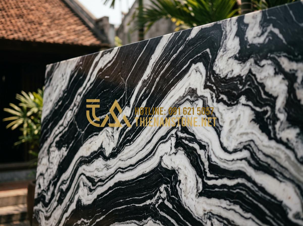 Báo giá tranh đá tự nhiên 2026: Chi phí thi công trọn gói bao nhiêu? - Tạo ảnh tiếng Anh: Close-up of a high-quality translucent Onyx stone slab showin