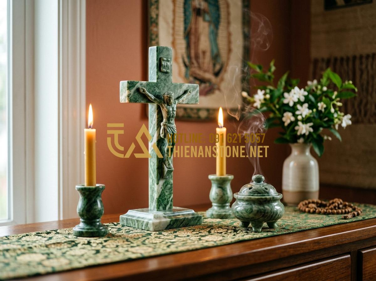 Bí Quyết Trang Trí Bàn Thờ Công Giáo Đẹp Vào Ngày Thường Và Dịp Lễ Tết - Hình 3 Bí Quyết Trang Trí Bàn Thờ Công Giáo Đẹp Vào Ngày Thường Và Dịp Lễ Tết - Tạo ảnh tiếng Anh: A serene daily arrangement of a Catholic altar featuring a ce