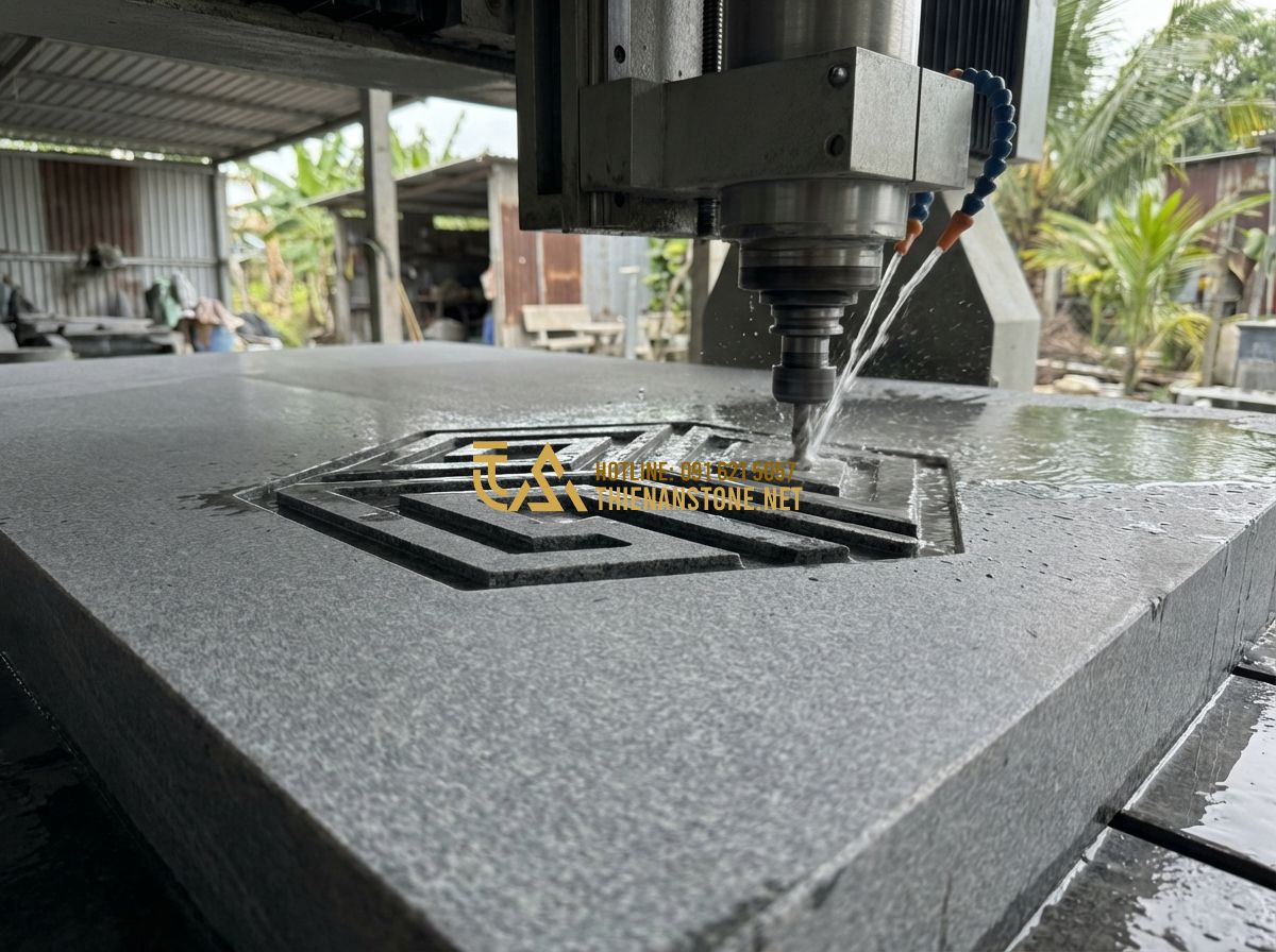 Biển Hiệu Đá Marble vs Granite: Nên Chọn Loại Đá Nào Cho Bảng Hiệu Công Ty? - Tạo ảnh tiếng Anh: A high-tech CNC machine precisely carving a complex company l