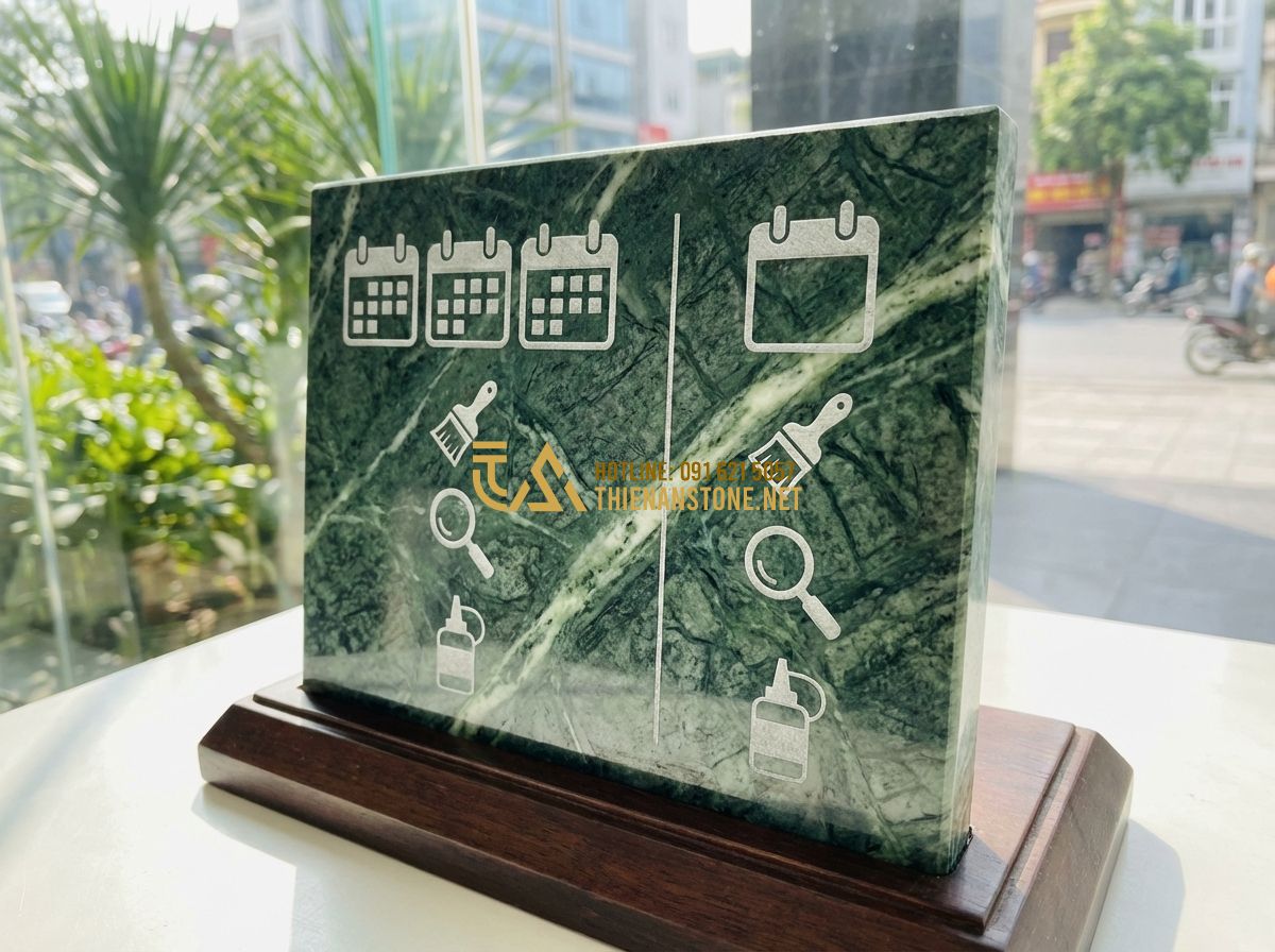 Cách Bảo Dưỡng Và Vệ Sinh Bảng Hiệu Đá Tự Nhiên Đúng Cách Để Bền Đẹp Theo Thời Gian - Hình 11 Cách Bảo Dưỡng Và Vệ Sinh Bảng Hiệu Đá Tự Nhiên Đúng Cách Để Bền Đẹp Theo Thời Gian - Tạo ảnh tiếng Anh: A clean and professional corporate maintenance checklist for