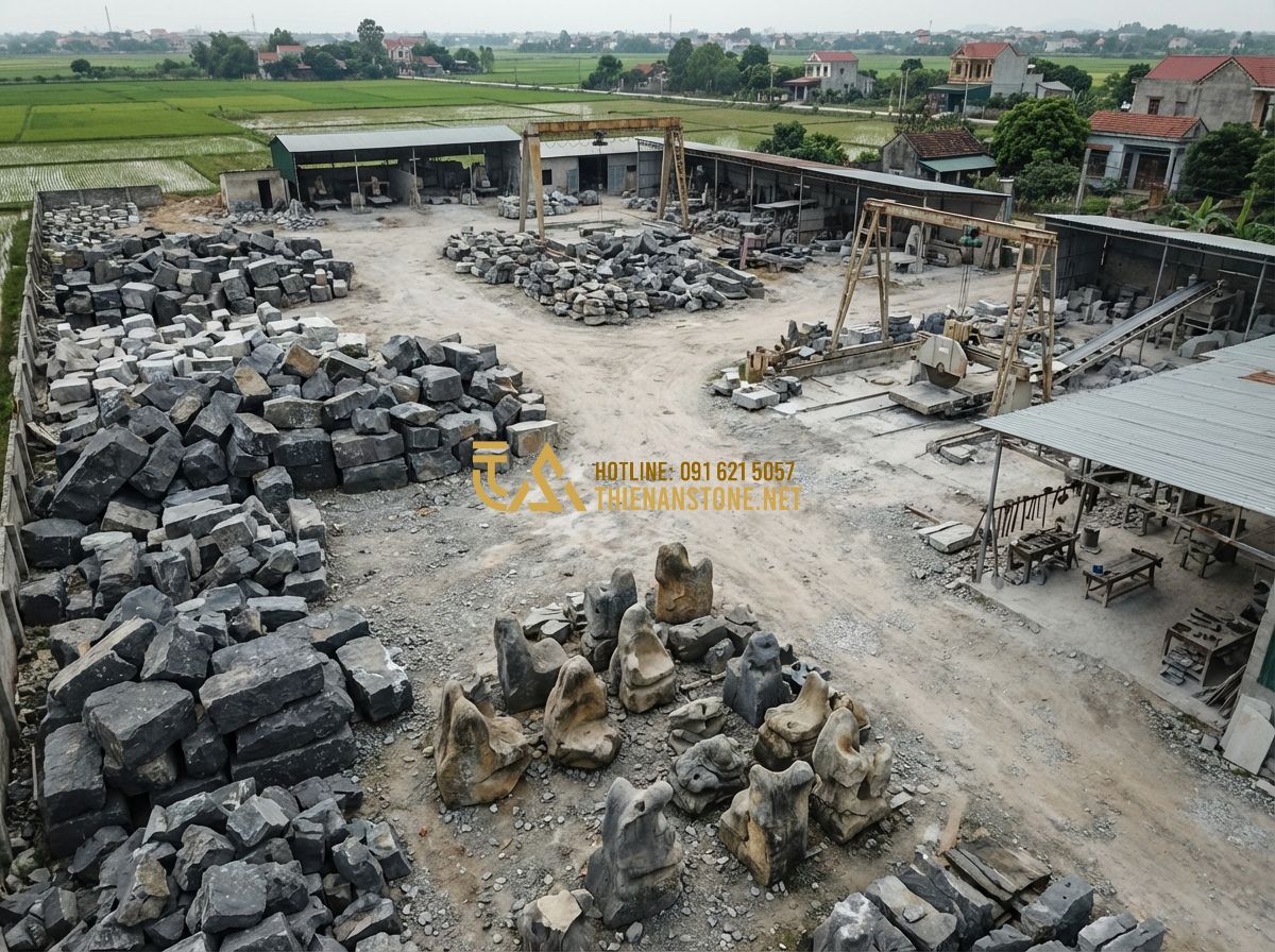 Cách Chọn Đá Tai Mèo Đẹp Không Nên Bỏ Lỡ Khi Làm Tiểu Cảnh Bonsai - Tạo ảnh tiếng Anh: An impressive aerial view of a professional stone masonry yar