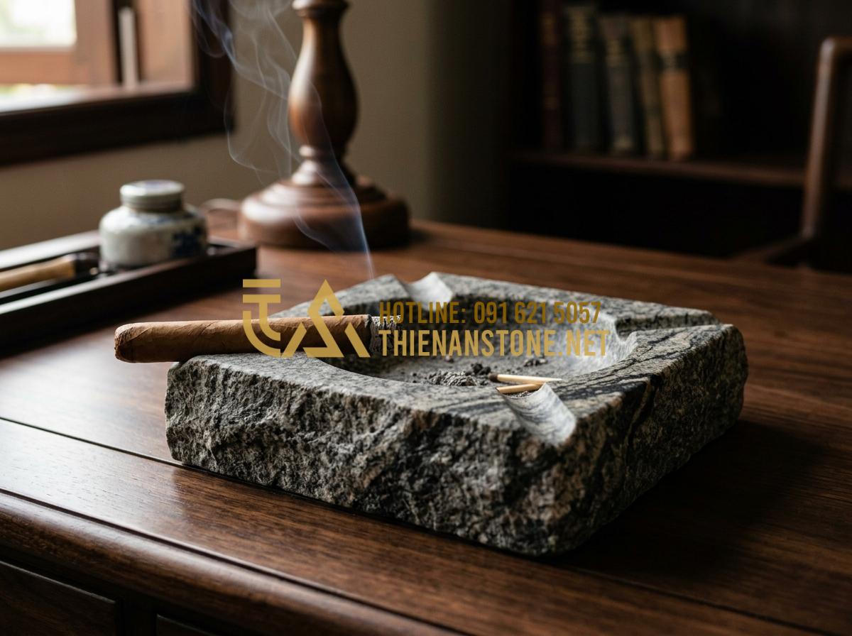 Cách vệ sinh gạt tàn đá tự nhiên luôn sáng bóng, không ám mùi thuốc - Tạo ảnh tiếng Anh: A high-end close-up shot of a luxurious natural marble ashtra