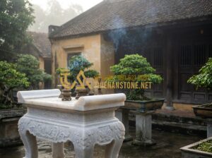 Cây Hương Thờ Ngoài Trời Là Gì? Phân Biệt Cây Hương Thờ Mẫu Và Bàn Thiên - Tạo ảnh tiếng Anh: A serene and traditional Vietnamese courtyard at dawn, featur