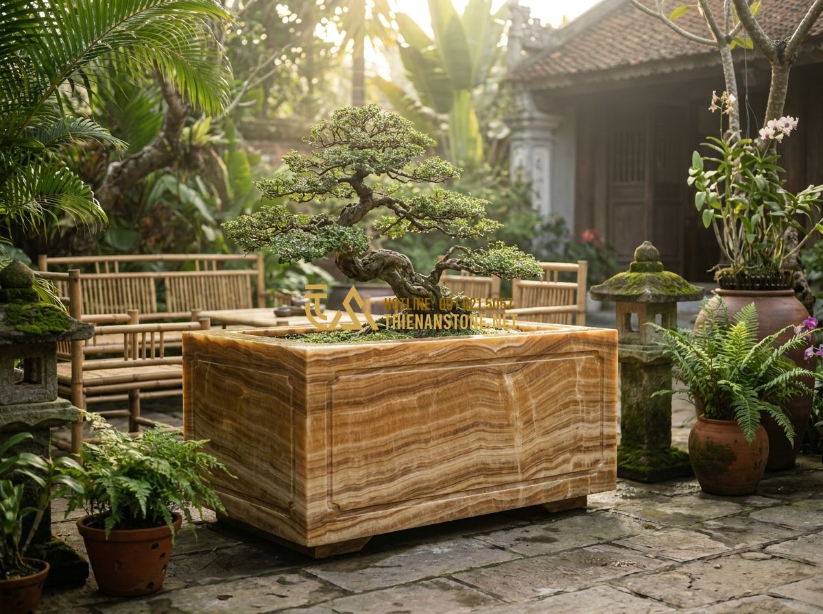 Chậu Đá Tự Nhiên Trồng Cây Cảnh Cao Cấp: Đặc Điểm, Ưu Điểm & Ứng Dụng Trang Trí Không Gian Xanh - Detailed professional photography of a luxury garden space featuring a large, ha