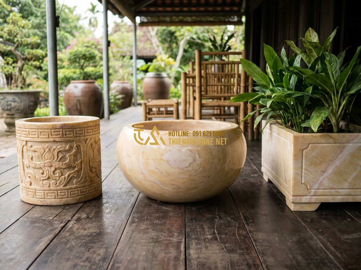 Chậu Đá Tự Nhiên Trồng Cây Cảnh Cao Cấp: Đặc Điểm, Ưu Điểm & Ứng Dụng Trang Trí Không Gian Xanh - Comparison of three stone planters: one deep green carved basalt, one natural ri