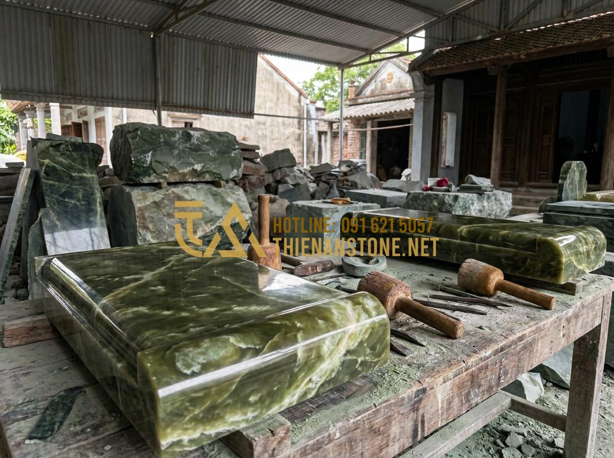 Cuốn Thư Đá Lăng Mộ Đẹp Nhất: Tổng Hợp Các Mẫu Cho Nghĩa Trang Gia Đình - Premium natural stone blocks and finished tomb scroll materials displayed in a s