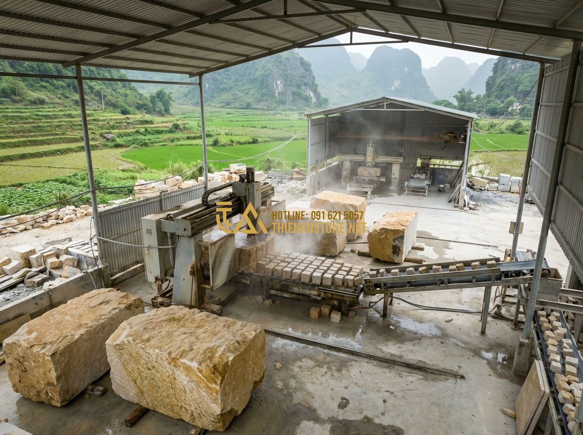 Đá Cubic Lát Sân Đẹp 2026: 130+ Mẫu Đá Cubic Bazan Granite Tự Nhiên Texture Sang Trọng - Hình 7 Đá Cubic Lát Sân Đẹp 2026: 130+ Mẫu Đá Cubic Bazan Granite Tự Nhiên Texture Sang Trọng - Tạo ảnh tiếng Anh: Aerial view of a large stone processing workshop in rural Vie