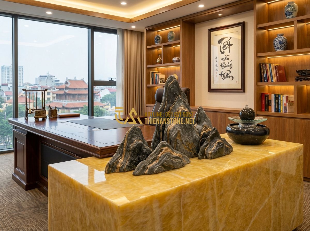 Đá Vân Thạch Phong Thủy: Ý Nghĩa Và Cách Sử Dụng Mang Lại Tài Lộc Cho Gia Chủ - Tạo ảnh tiếng Anh: A luxurious office interior showing a large, polished yellow