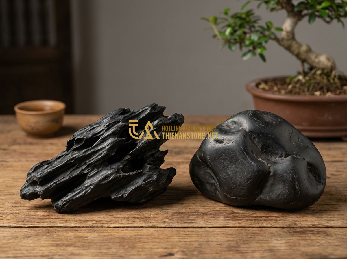Giá Đá Lũa Đen Bao Nhiêu? Bảng Báo Giá Đá Lũa Đen Mới Nhất 2024 - Tạo ảnh tiếng Anh: Side-by-side comparison of two types of black stones: one fro