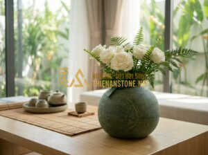 Gợi Ý 7 Cách Cắm Hoa Độc Đáo Với Bình Hoa Đá Cuội Khiến Không Gian Bừng Sáng - Beautiful minimalist pebble stone flower vase with fresh white roses and green f