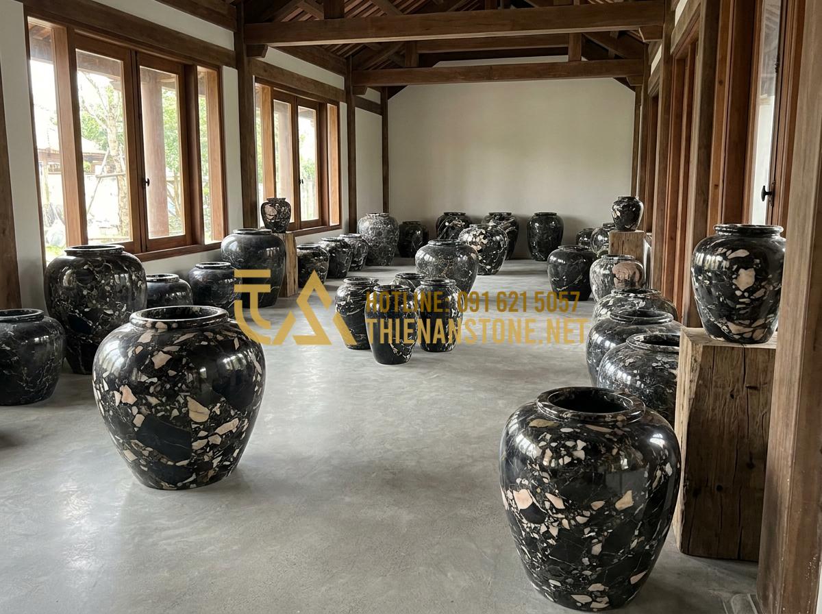Hướng dẫn cách làm lu nước phong thủy tuần hoàn cho sân vườn cực đơn giản - Hình 8 Hướng dẫn cách làm lu nước phong thủy tuần hoàn cho sân vườn cực đơn giản - Tạo ảnh tiếng Anh: Large showroom of Thien An Stone featuring various sizes and