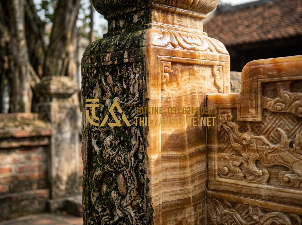 Hướng dẫn vệ sinh và bảo dưỡng phù điêu đá ngoài trời luôn như mới - Tạo ảnh tiếng Anh: A detailed shot showing the contrast between a mossy, dark ar