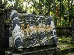 Kinh Nghiệm Lựa Chọn Và Lắp Đặt Bức Cuốn Thư Bằng Đá Bền Đẹp Vĩnh Cửu - Traditional Vietnamese stone scroll book inscription placed at the entrance of a