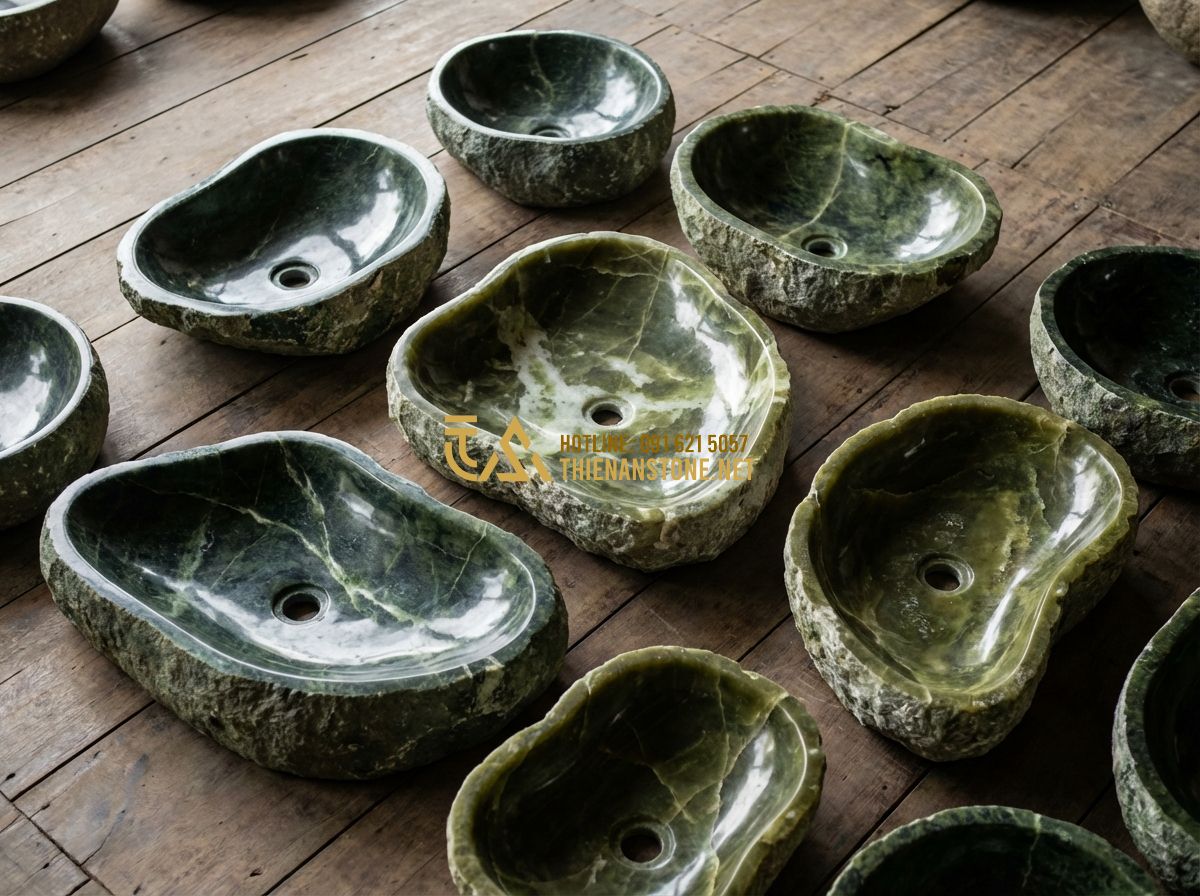 Lavabo Đá Cuội Tự Nhiên Đẹp – Xu Hướng Thiết Kế Phòng Tắm Sang Trọng 2024 - Tạo ảnh tiếng Anh: Top view of a variety of natural river stone basins in differ