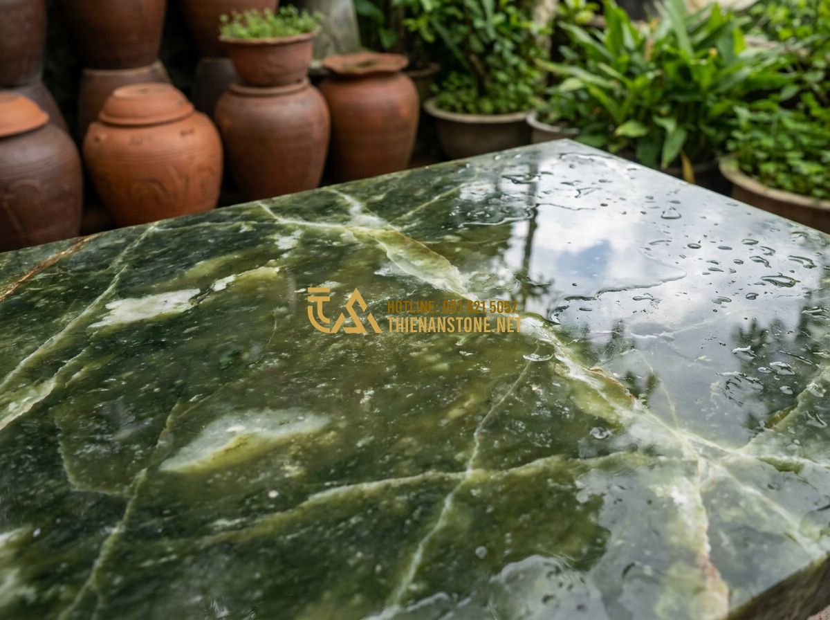 Sập Đá Xanh Yên Bái Tự Nhiên: Đặc Điểm & Mẫu Phản Đá Đẹp Dành Cho Thờ Cúng - Tạo ảnh tiếng Anh: Close-up of a high-quality natural green stone slab from Yen