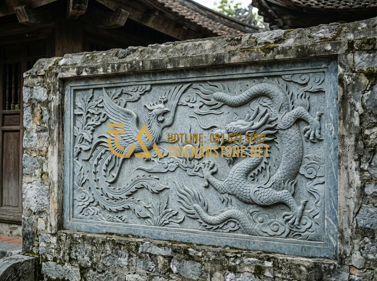 So sánh phù điêu đá xanh, đá trắng và đá sa thạch: Nên chọn loại nào? - Tạo ảnh tiếng Anh: A magnificent blue limestone bas-relief panel depicting a tra
