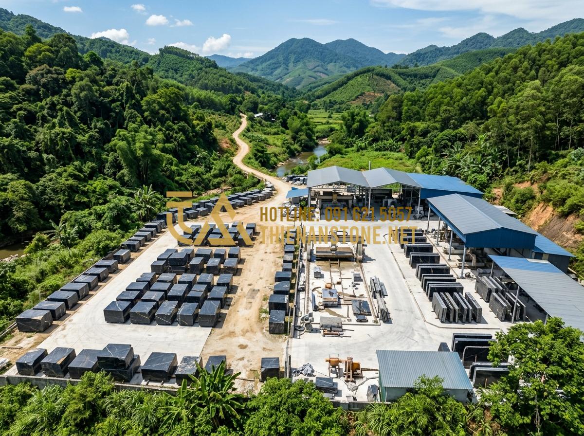 Thùng rác gạt tàn đá hoa cương: Giải pháp sang trọng cho sảnh khách sạn, tòa nhà - Hình 13 Thùng rác gạt tàn đá hoa cương: Giải pháp sang trọng cho sảnh khách sạn, tòa nhà - Tạo ảnh tiếng Anh: An aerial view of the Thien An Stone workshop, showing large