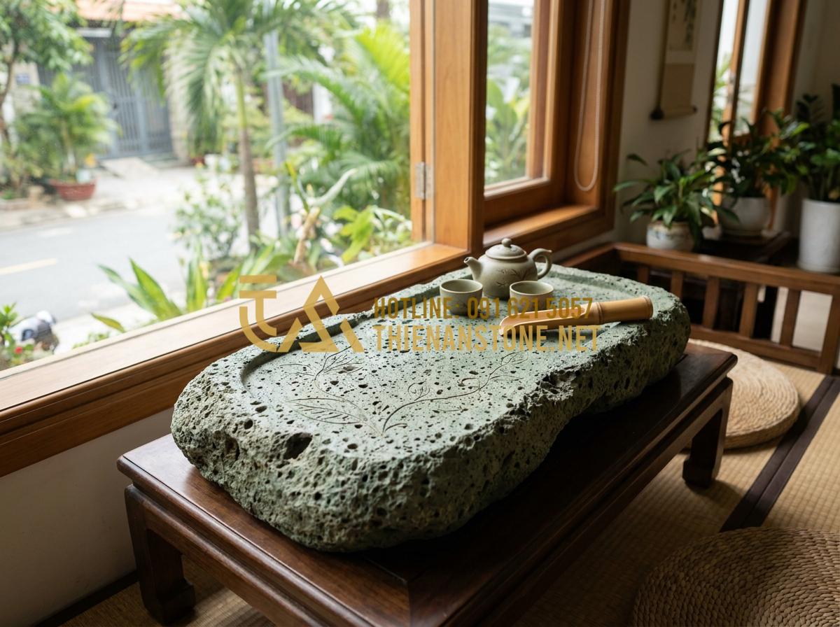 Ý Nghĩa Phong Thủy Của Khay Trà Đá: Cách Chọn Màu Đá Hợp Mệnh Gia Chủ - Greenish natural river stone tea tray for Wood element, with plant motifs and pl