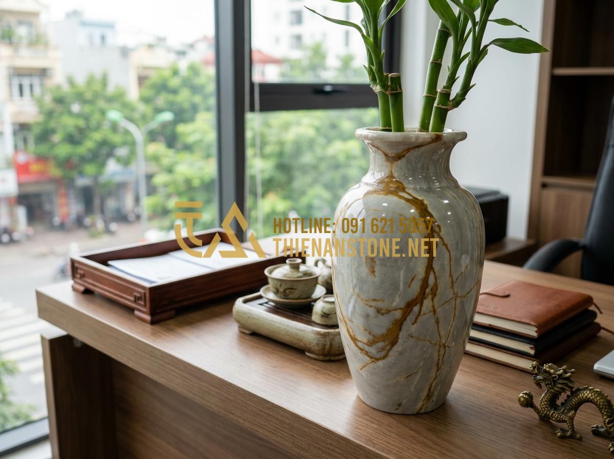 Ý Nghĩa Phong Thủy Của Lọ Hoa Đá: Cách Chọn Màu Đá Hợp Mệnh Thu Hút Tài Lộc - Stone flower vase positioned on office desk according to Feng Shui rules for car